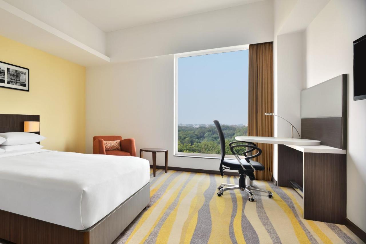 Fairfield By Marriott Ahmedabad Hotel Esterno foto