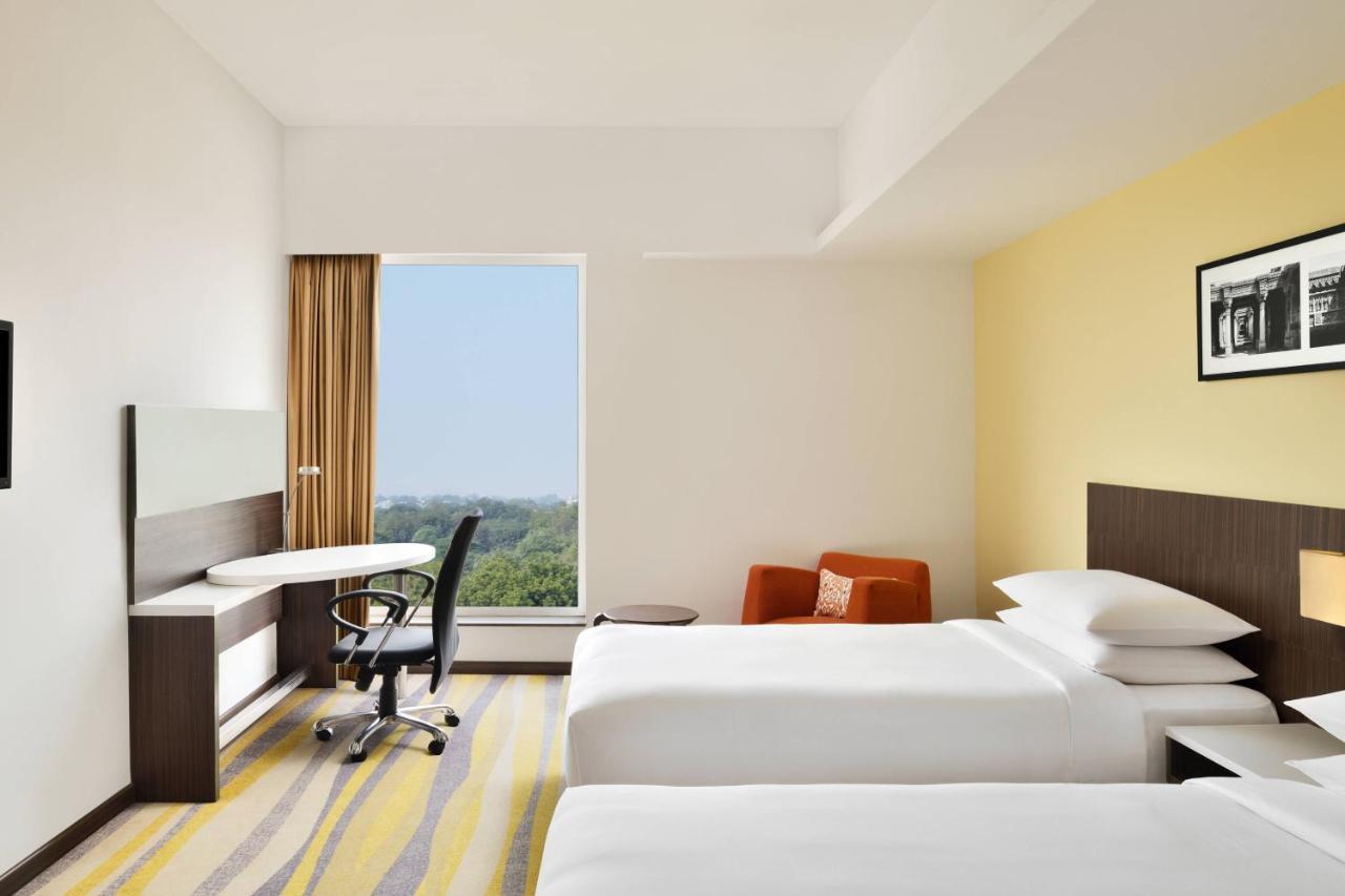 Fairfield By Marriott Ahmedabad Hotel Esterno foto