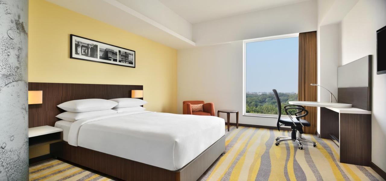 Fairfield By Marriott Ahmedabad Hotel Esterno foto