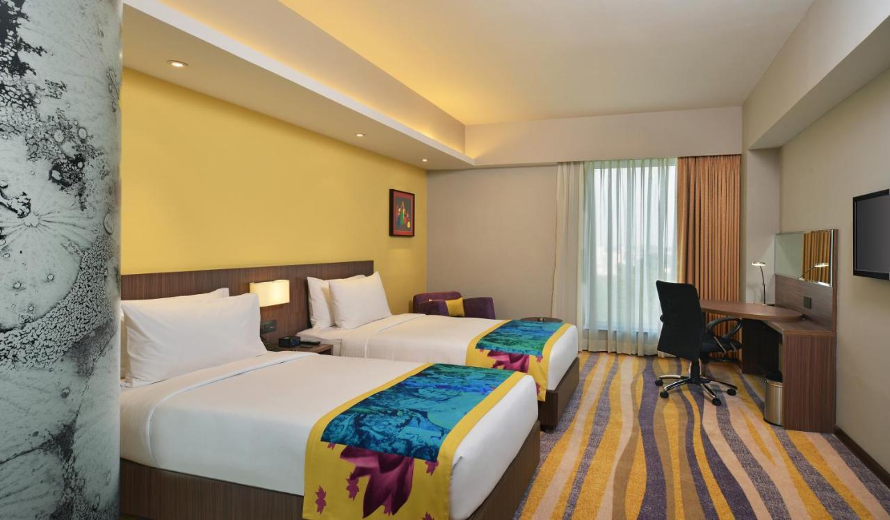 Fairfield By Marriott Ahmedabad Hotel Esterno foto