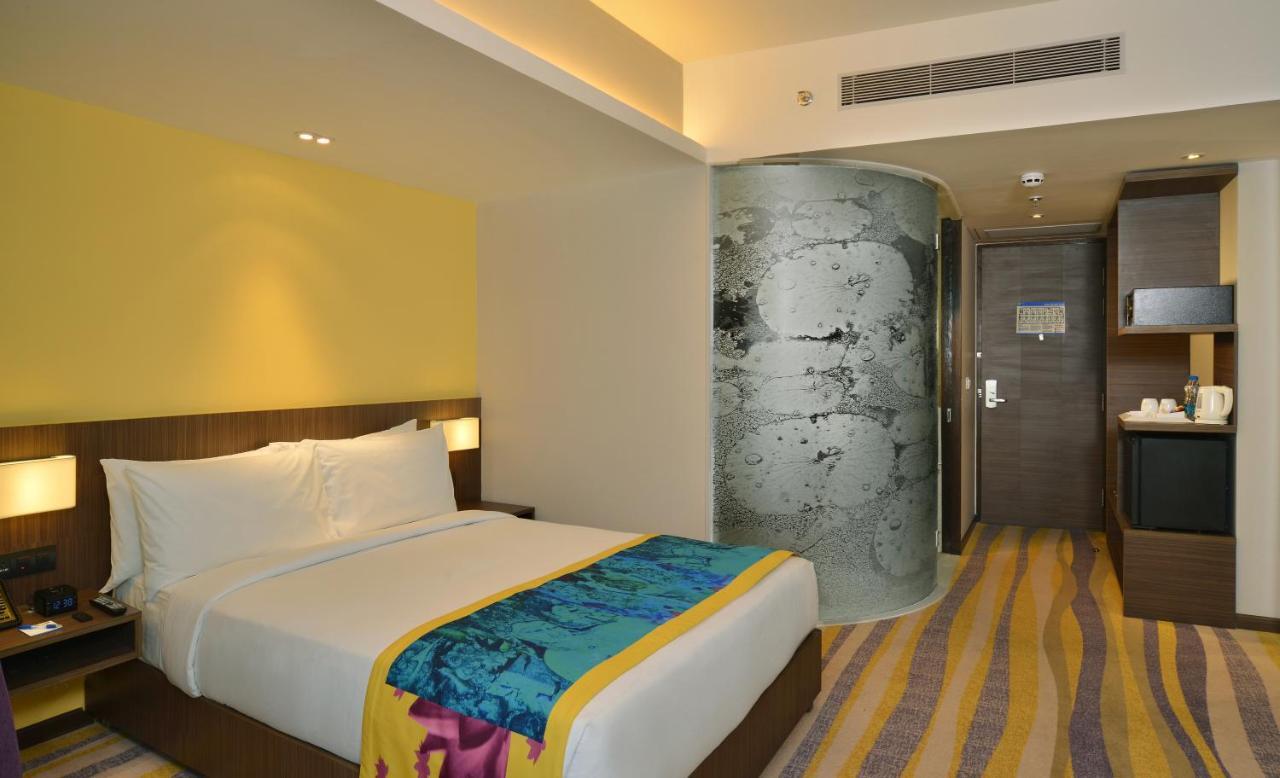 Fairfield By Marriott Ahmedabad Hotel Esterno foto