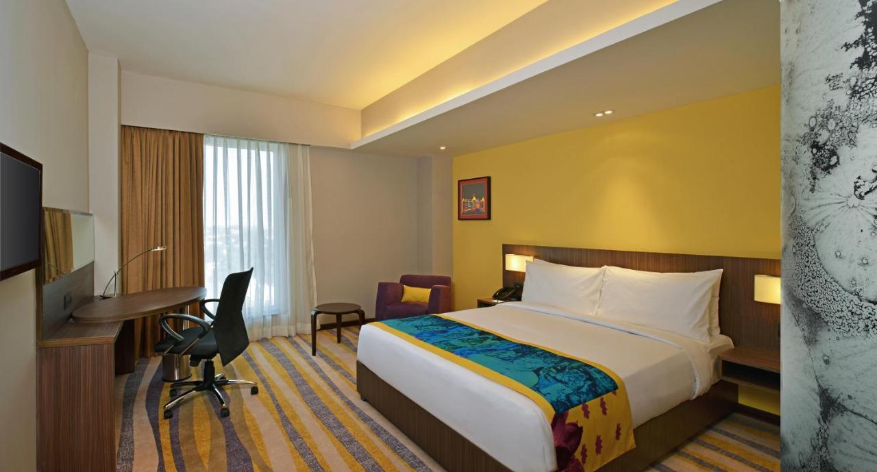 Fairfield By Marriott Ahmedabad Hotel Esterno foto